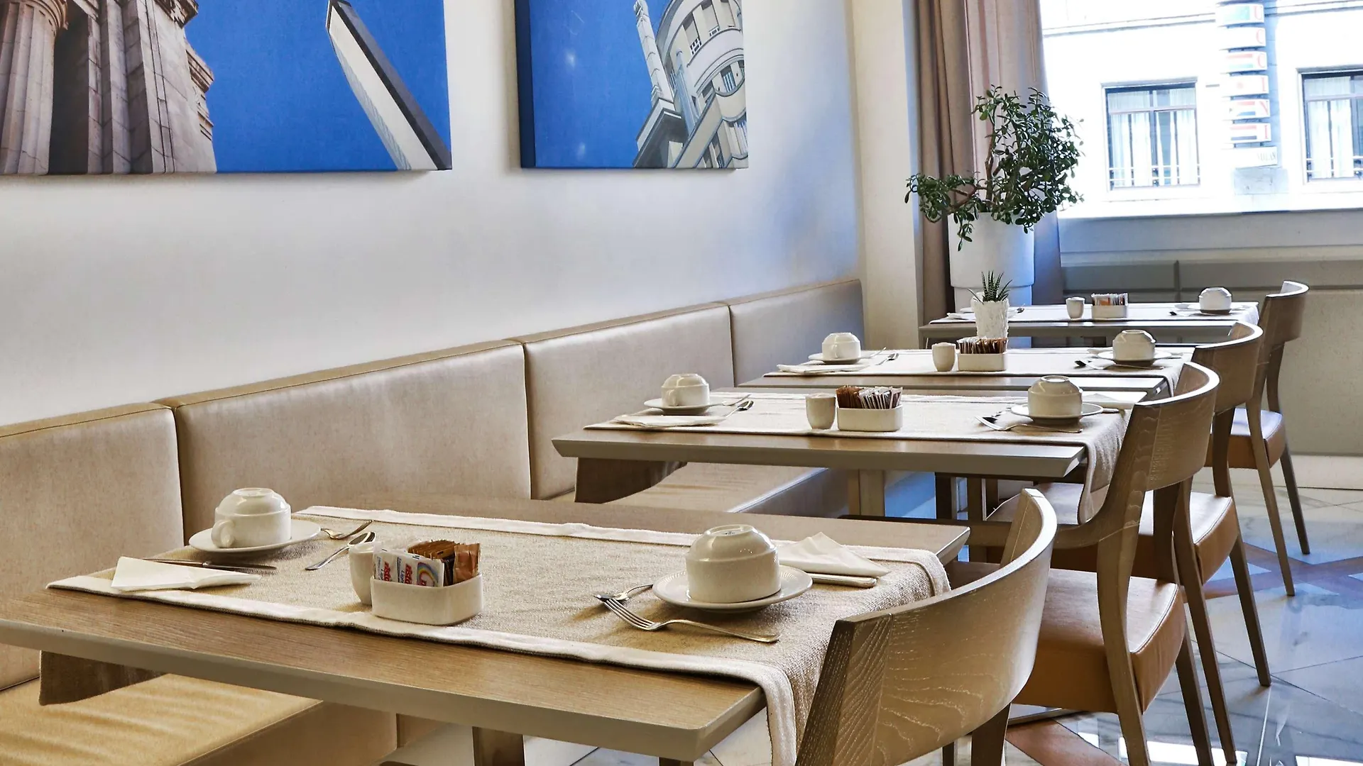 Best Western Hotel City Milão 4*,
