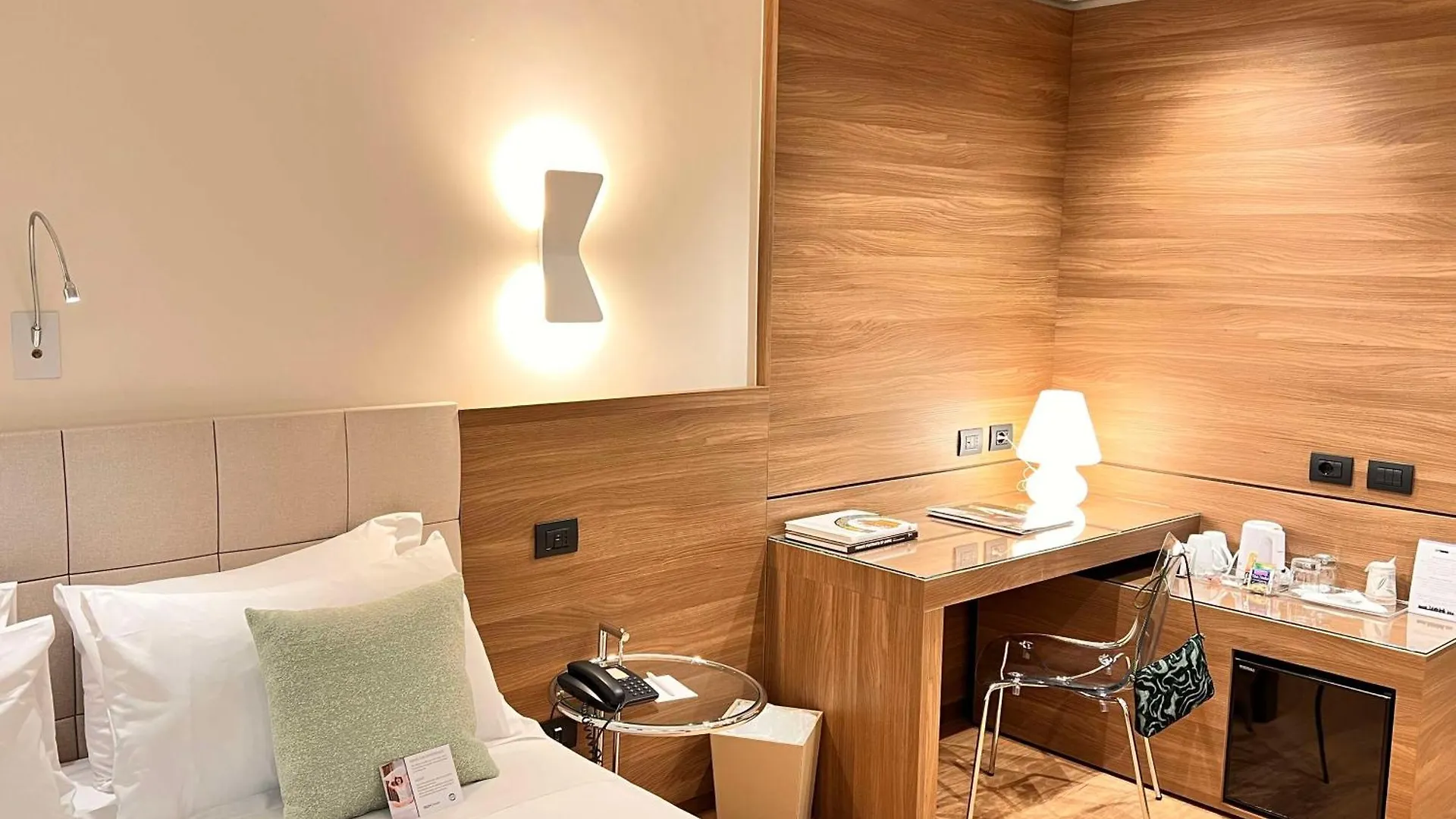 Best Western Hotel City Milão 4*,