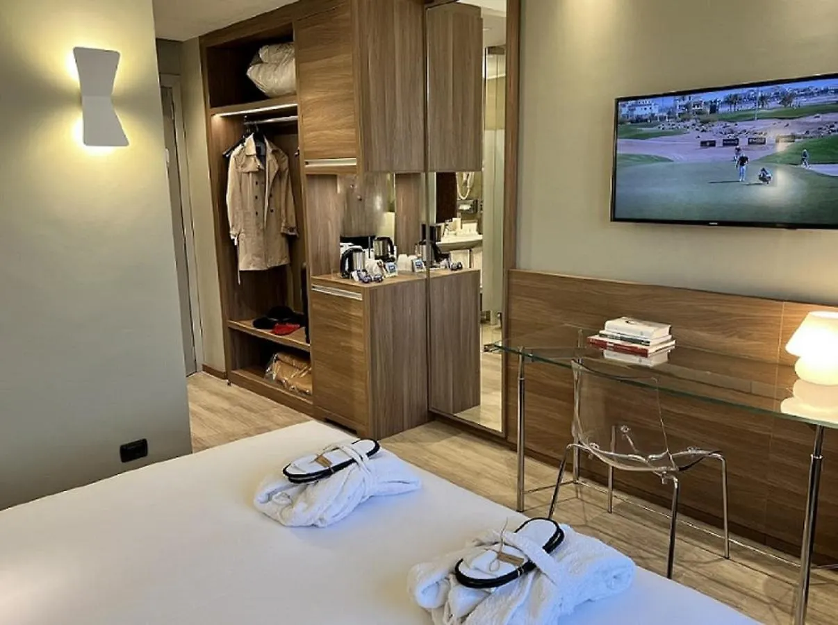 Best Western Hotel City Mediolan 4*,