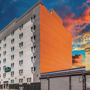 https://la-quinta-inn-suites-brooklyn-central.us-newyorkcity.com